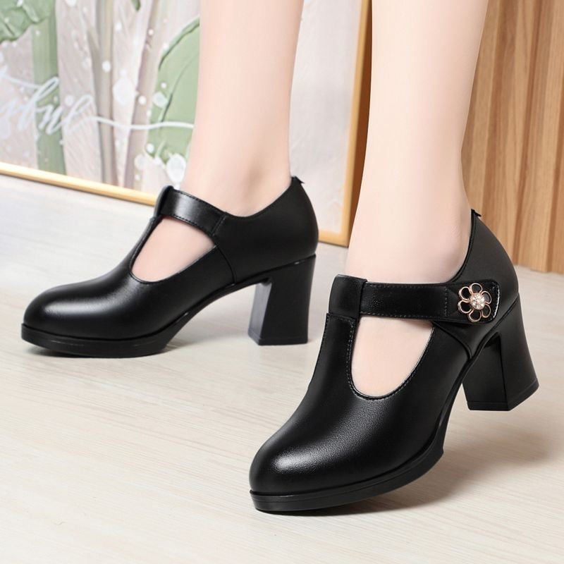 Tacones altos de piel con suela blanda y versátiles
