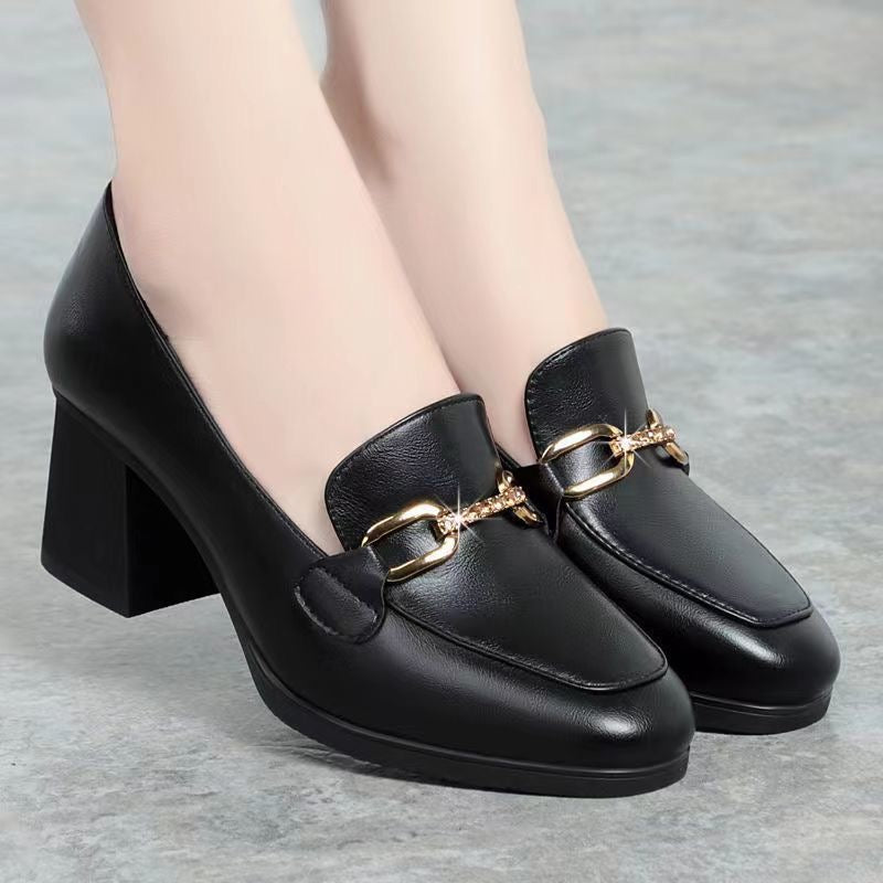 Tacones altos con suela suave y punta redonda