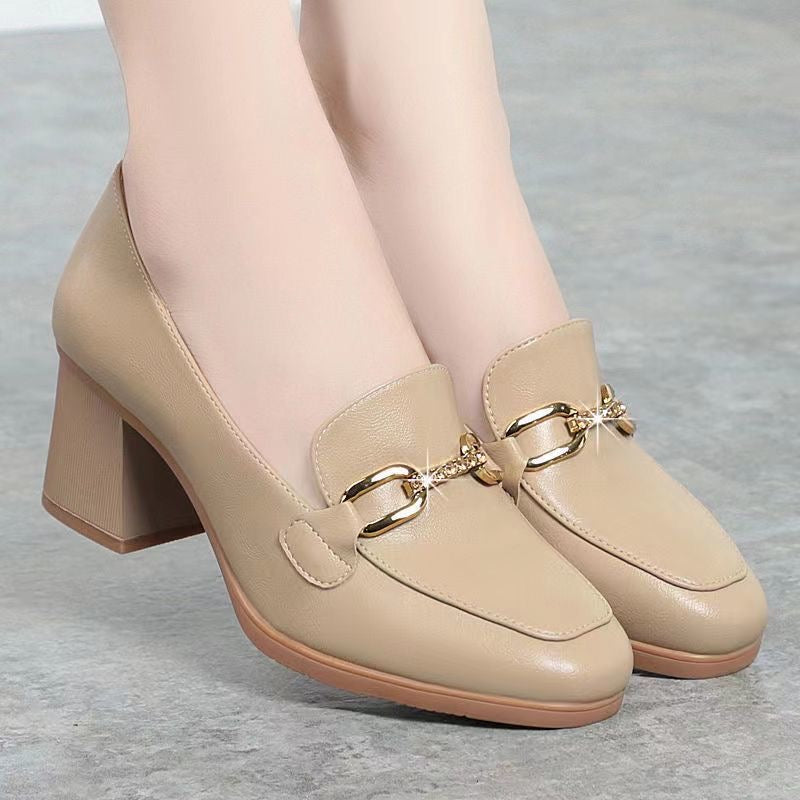 Tacones altos con suela suave y punta redonda
