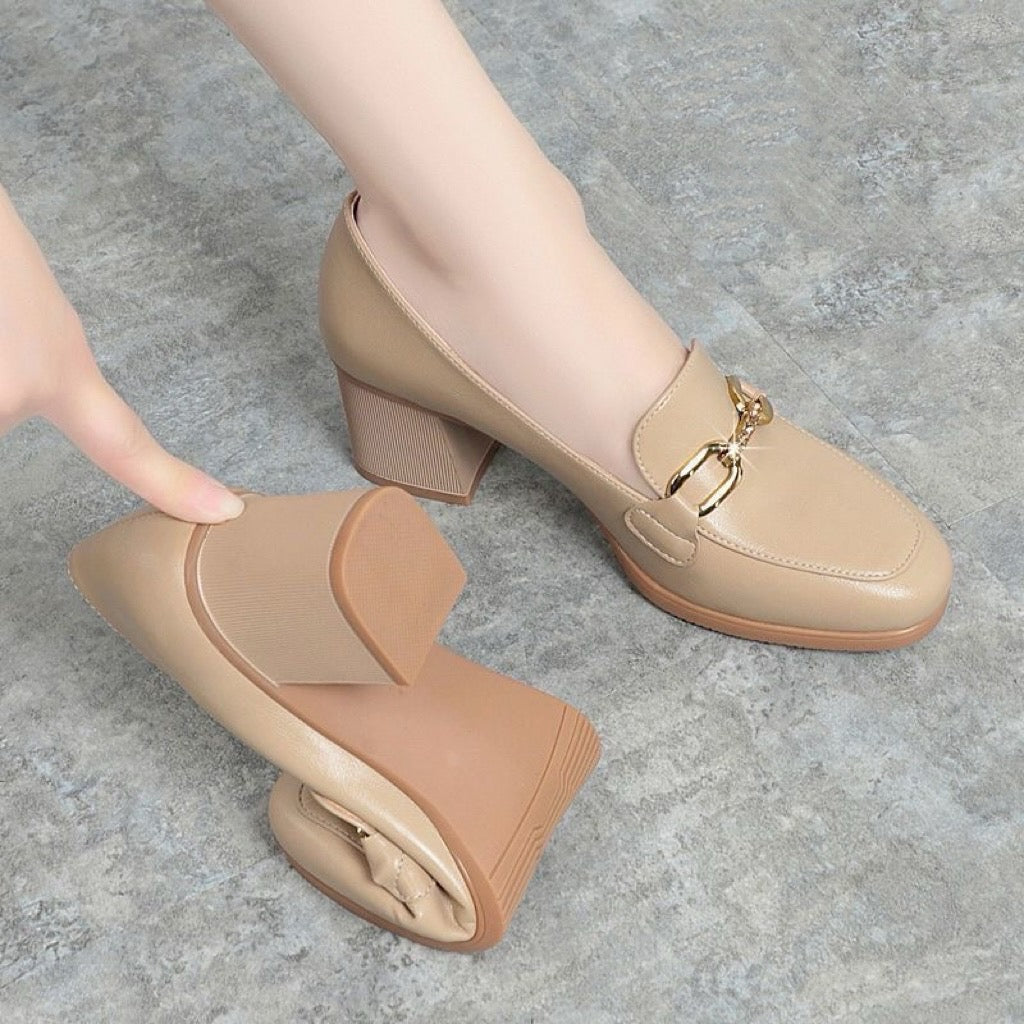 Tacones altos con suela suave y punta redonda