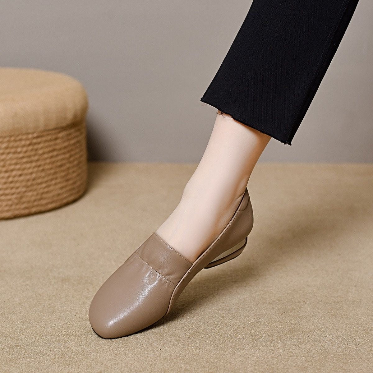 Zapatos de piel suave con punta redonda