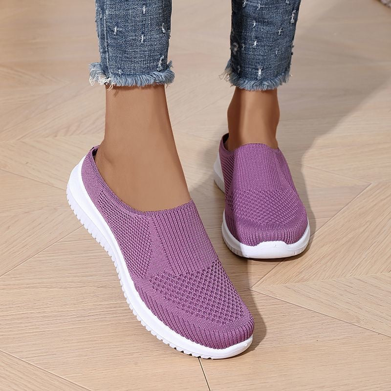 Zapatillas de tenis cerradas con suela blanda