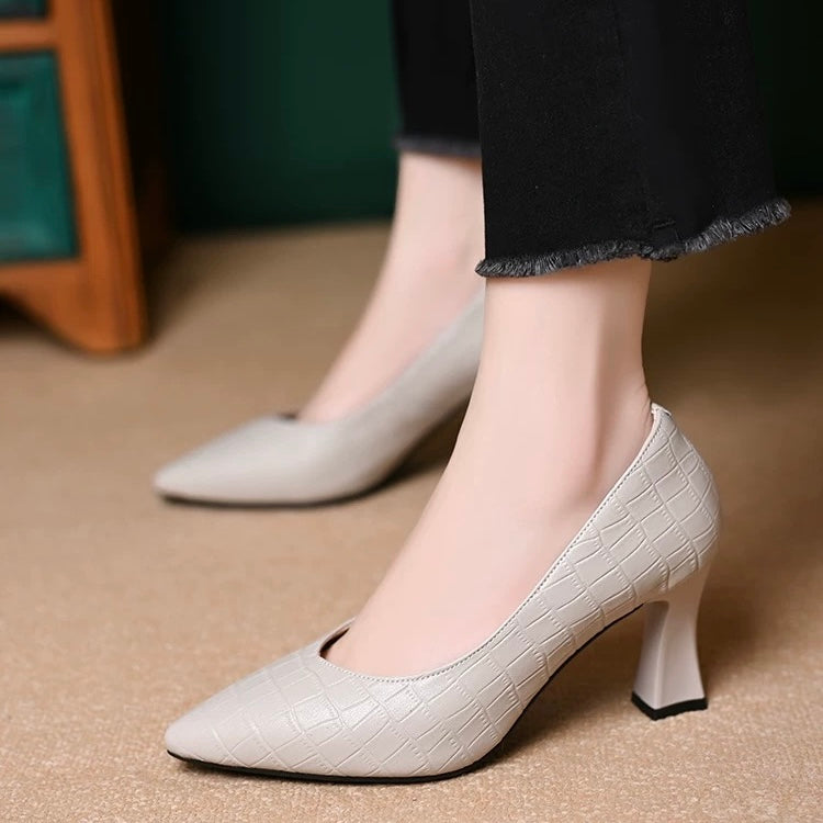 Tacones altos de suela blanda de moda