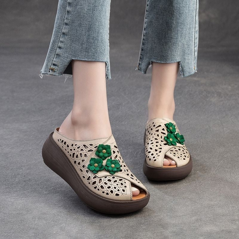 Sandalias huecas de piel suave