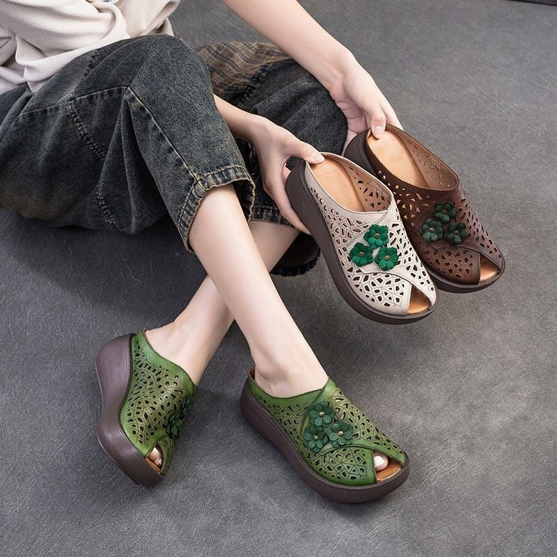 Sandalias huecas de piel suave