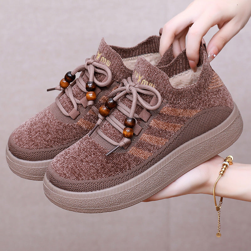 Zapatos de suela gruesa y forrados de vellón