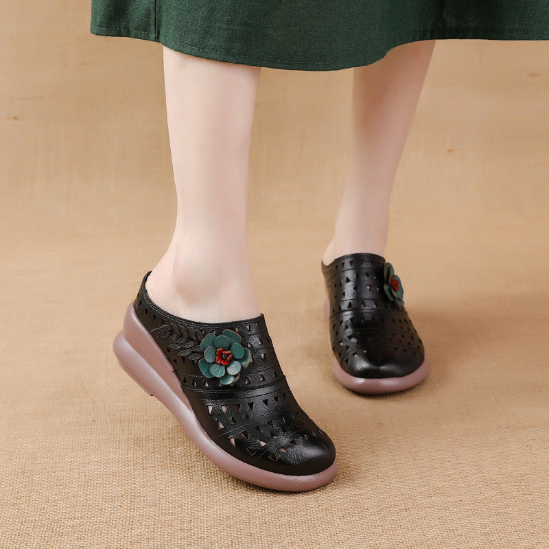 Zapatillas de cuero huecas con flores