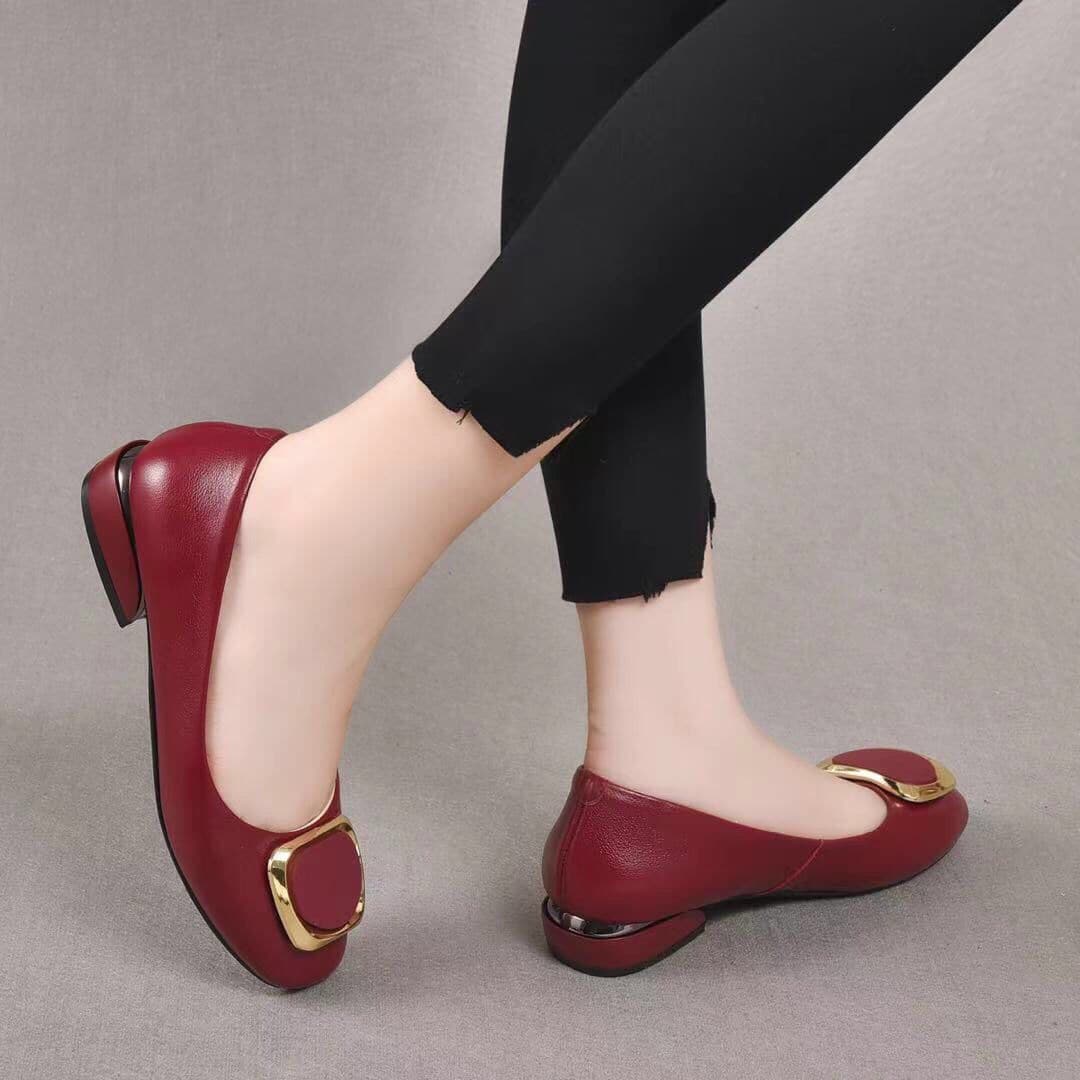 Zapatos piel tacón bajo hebilla cuadrada