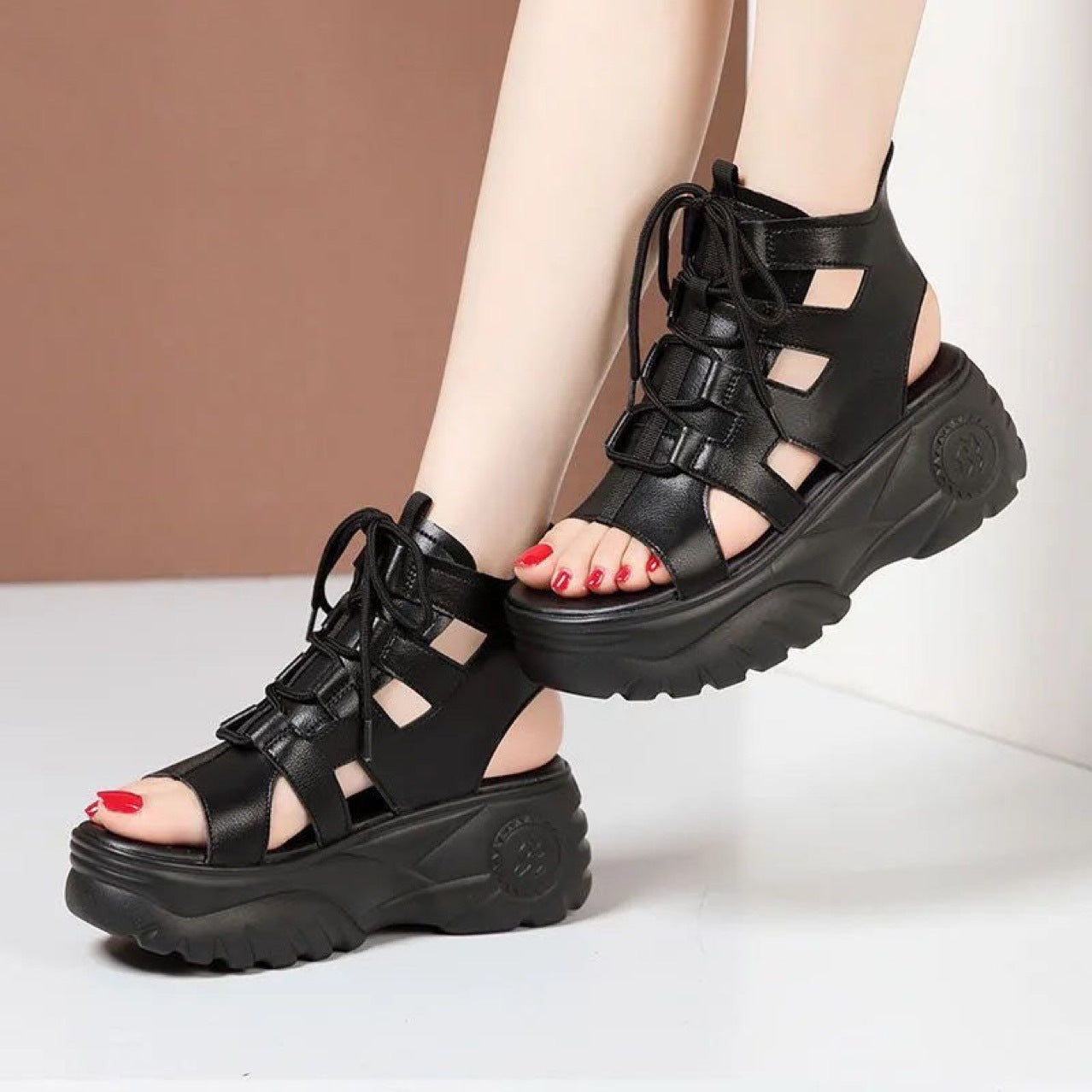 Sandalias con plataforma y tiras
