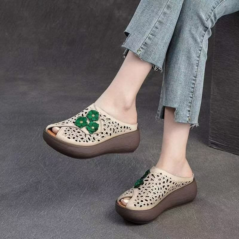 Sandalias huecas de piel suave