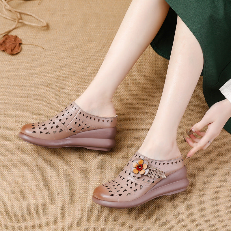 Zapatillas de cuero huecas con flores