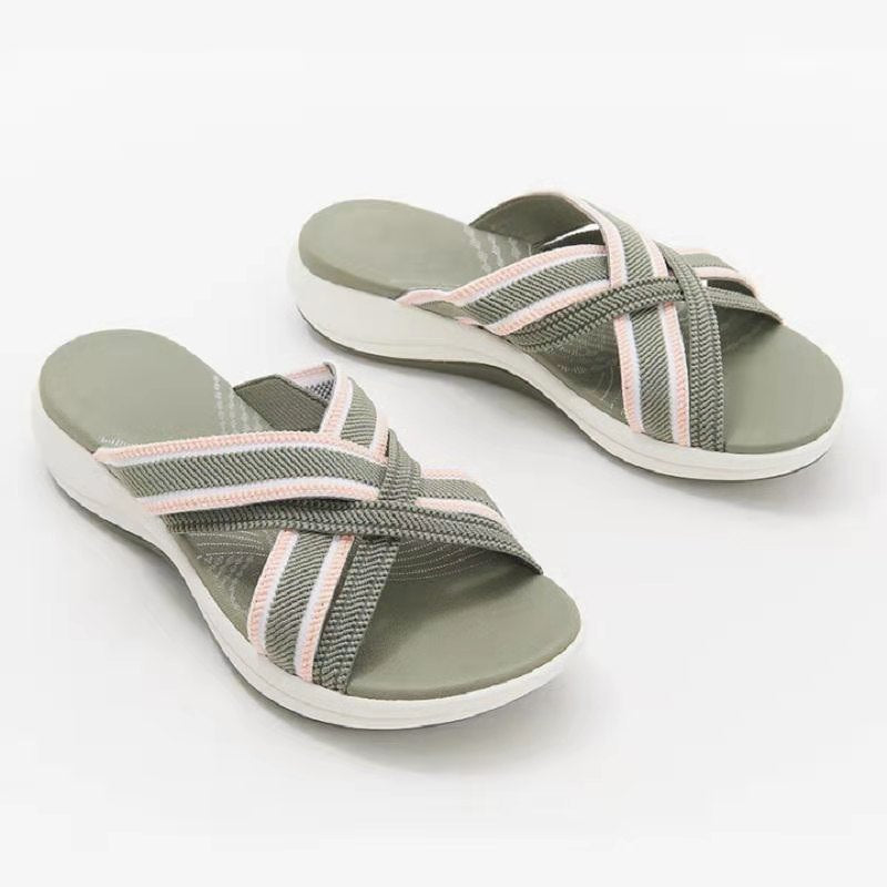 Sandalias cruzadas de punto con mosca