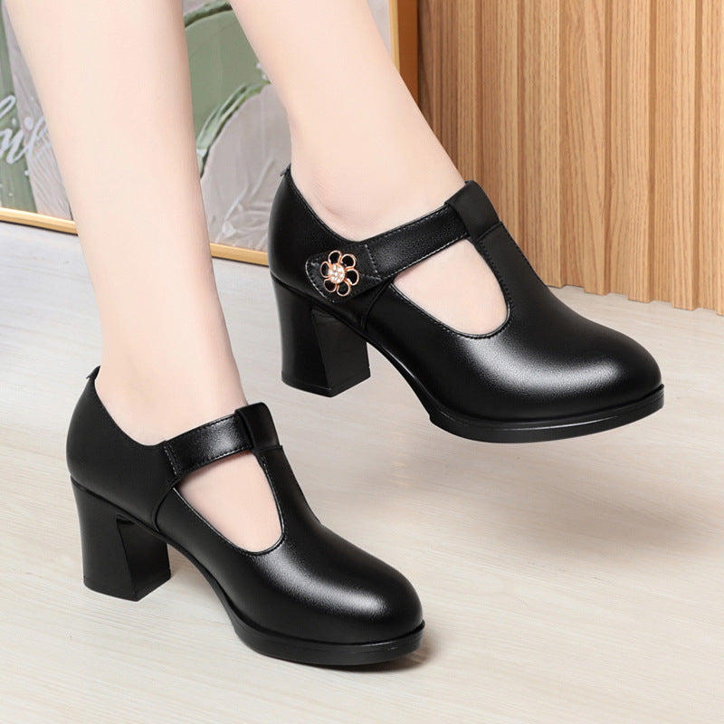 Tacones altos de piel con suela blanda y versátiles