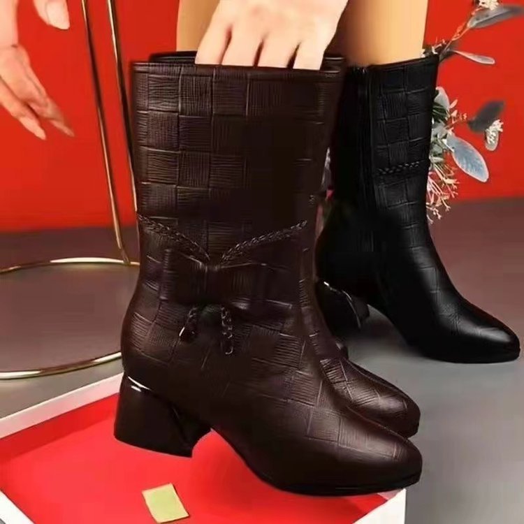 Botas martin con tacón alto y lazo