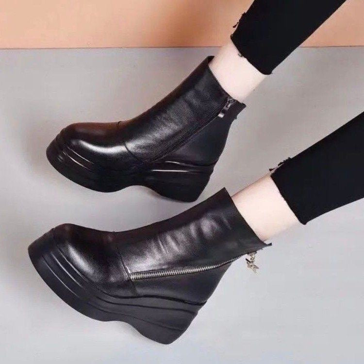 Zapatos de plataforma y botines de punta redonda