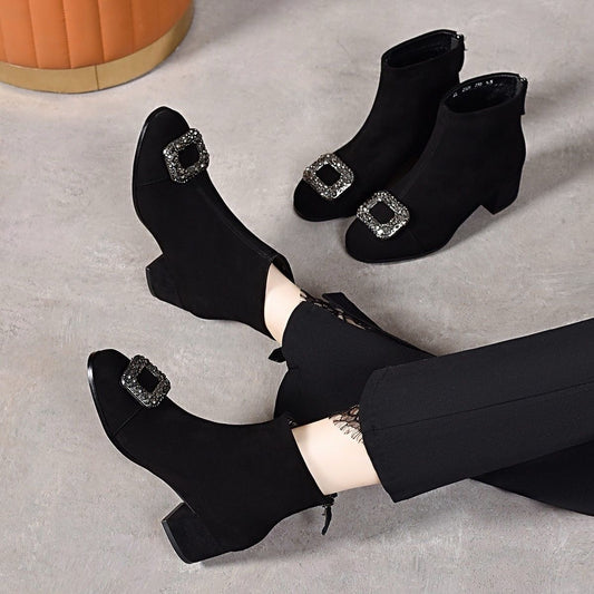 Botas de piel con tacón cuadrado y elástico