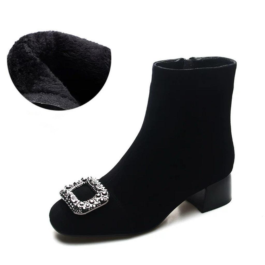 Botas de piel con tacón cuadrado y elástico