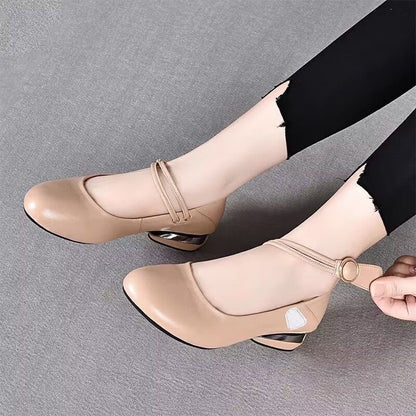 Zapatos de piel sencillos de tacón bajo y punta redonda