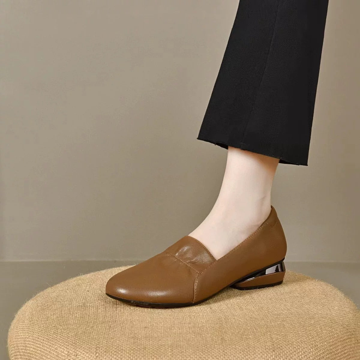 Zapatos de piel suave con punta redonda