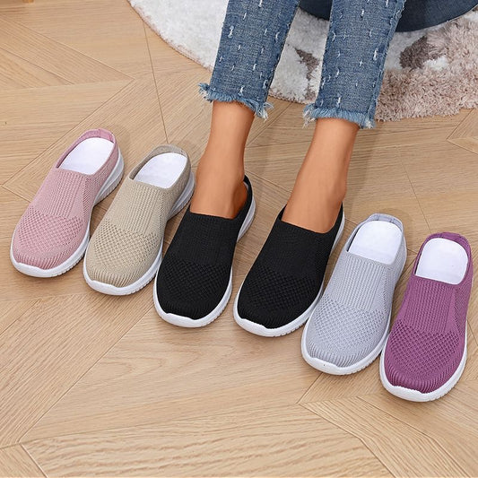 Zapatillas de tenis cerradas con suela blanda