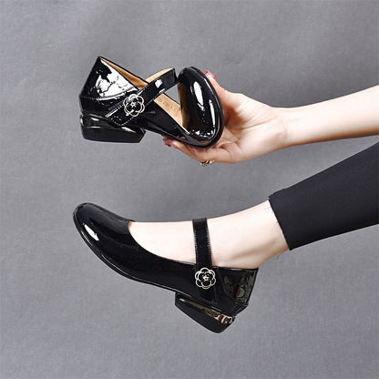 Zapatos suaves de charol con punta redonda