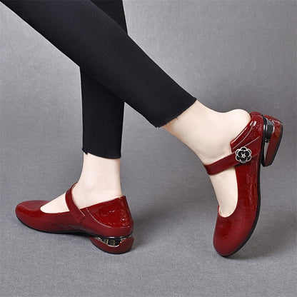 Zapatos suaves de charol con punta redonda