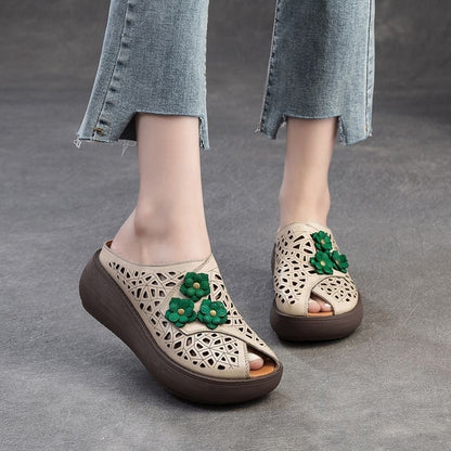 Sandalias huecas de piel suave