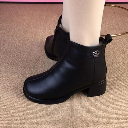 Botas de tacón medio con flores