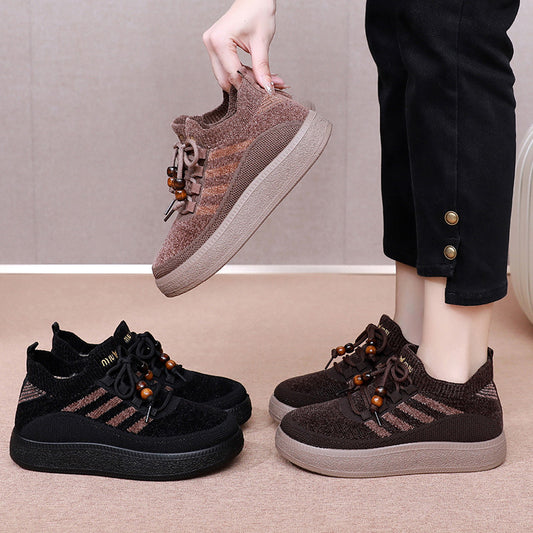 Zapatos de suela gruesa y forrados de vellón