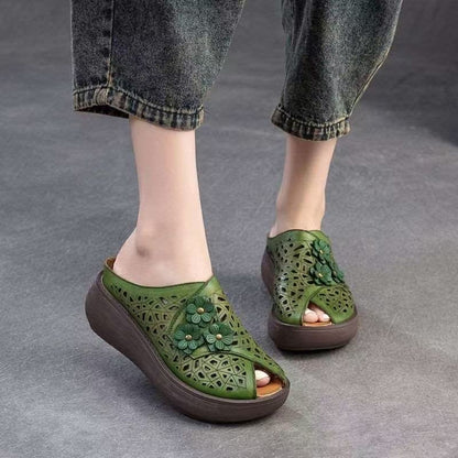 Sandalias huecas de piel suave