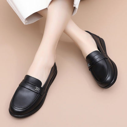 Zapatos cómodos de piel suave con punta redonda