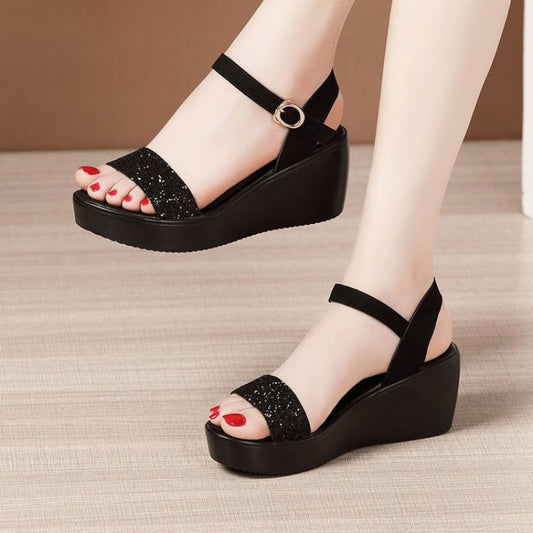 Sandalias de cuña con lentejuelas