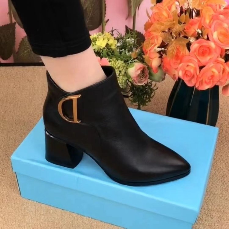 Botas de tacón grueso con cremallera lateral